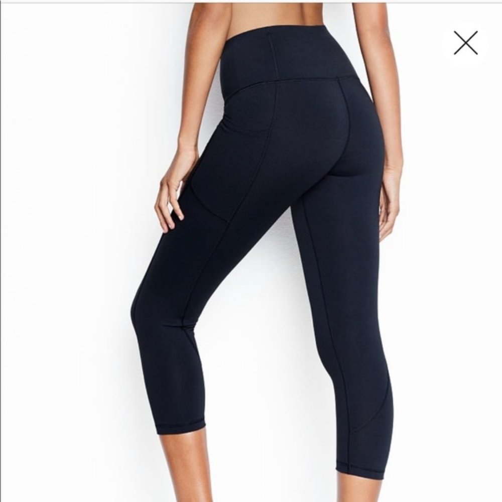 Victoria Secret Victoria Sport Knockout Capri Leggings